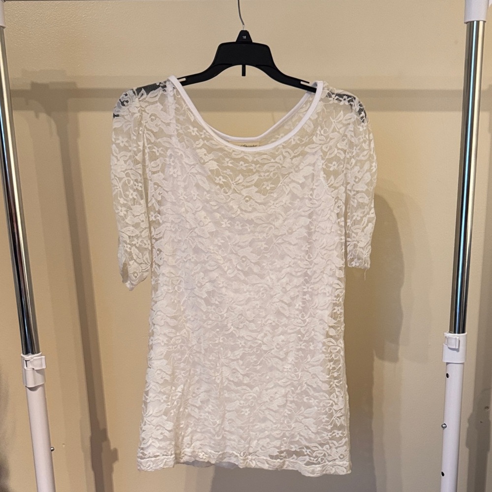 Bobbie Brooks Cream Lace Top F-22
